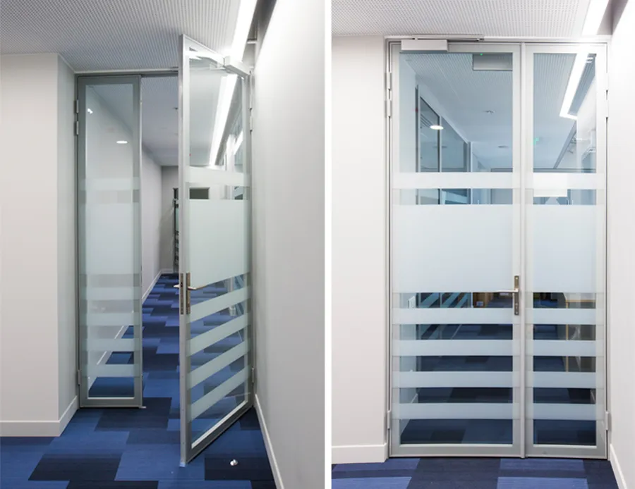 Двери в 12 кабинетов медицинского центра