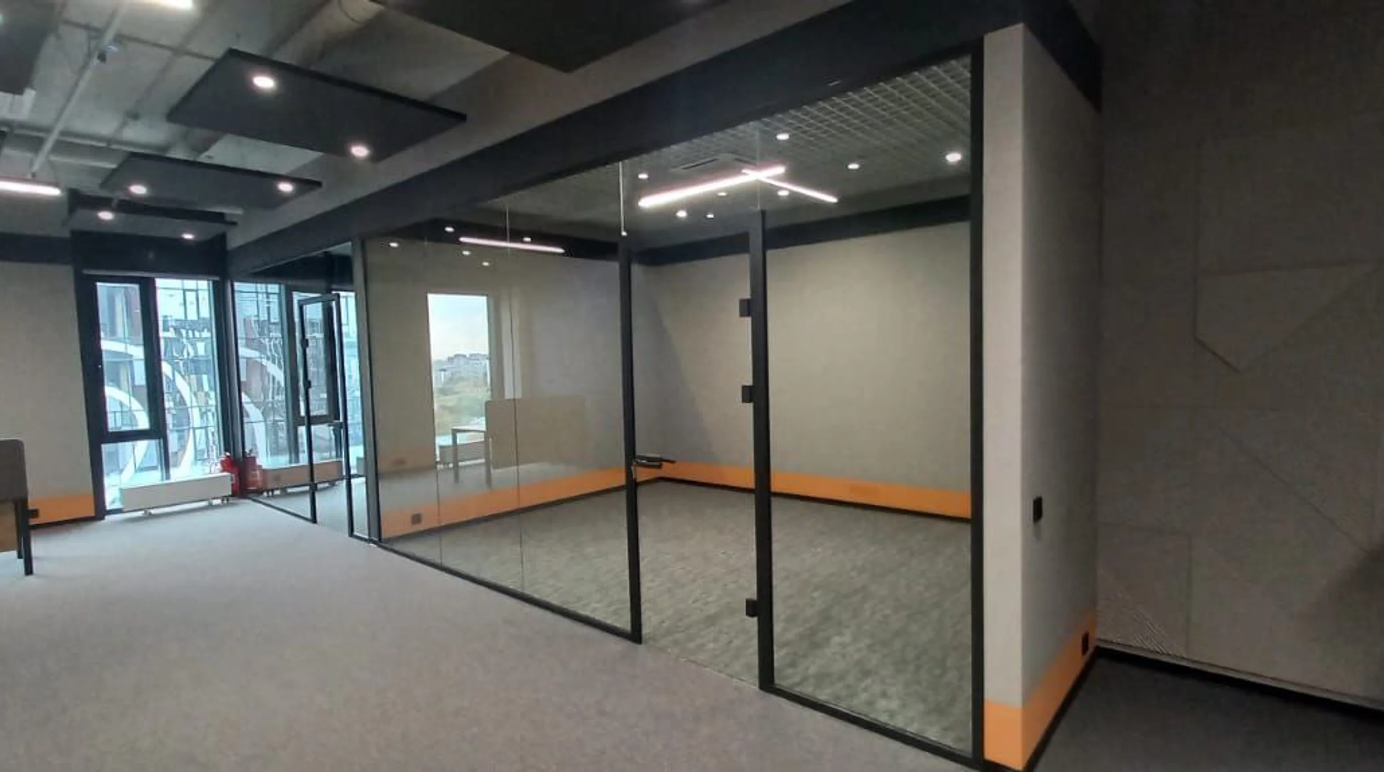 Стеклянные и алюминиевые перегородки