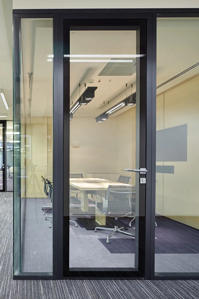 Магазины и торговые галереи